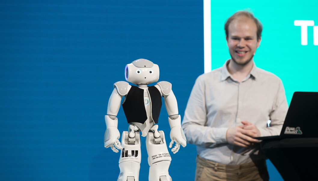 — Kunnskapsinstitusjonene har vist at de tar kunstig intelligens på alvor ved at flere av nasjonens universiteter, høyskoler og forskningssentre gikk sammen om å danne NORA – Norwegian Artificial Intelligence Research Consortium allerede i 2018, som har som mål å fremme norsk forskning og utdanning relatert til kunstig intelligens, skriver innleggsforfatterne. Foto: Silje Katrine Robinson