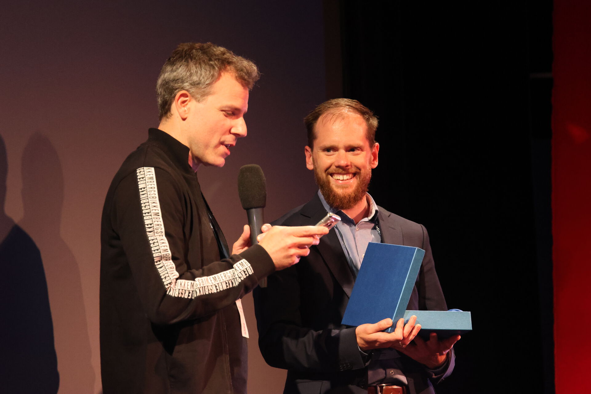 Sepp De Raedt  accepted the award on behalf of DoMore