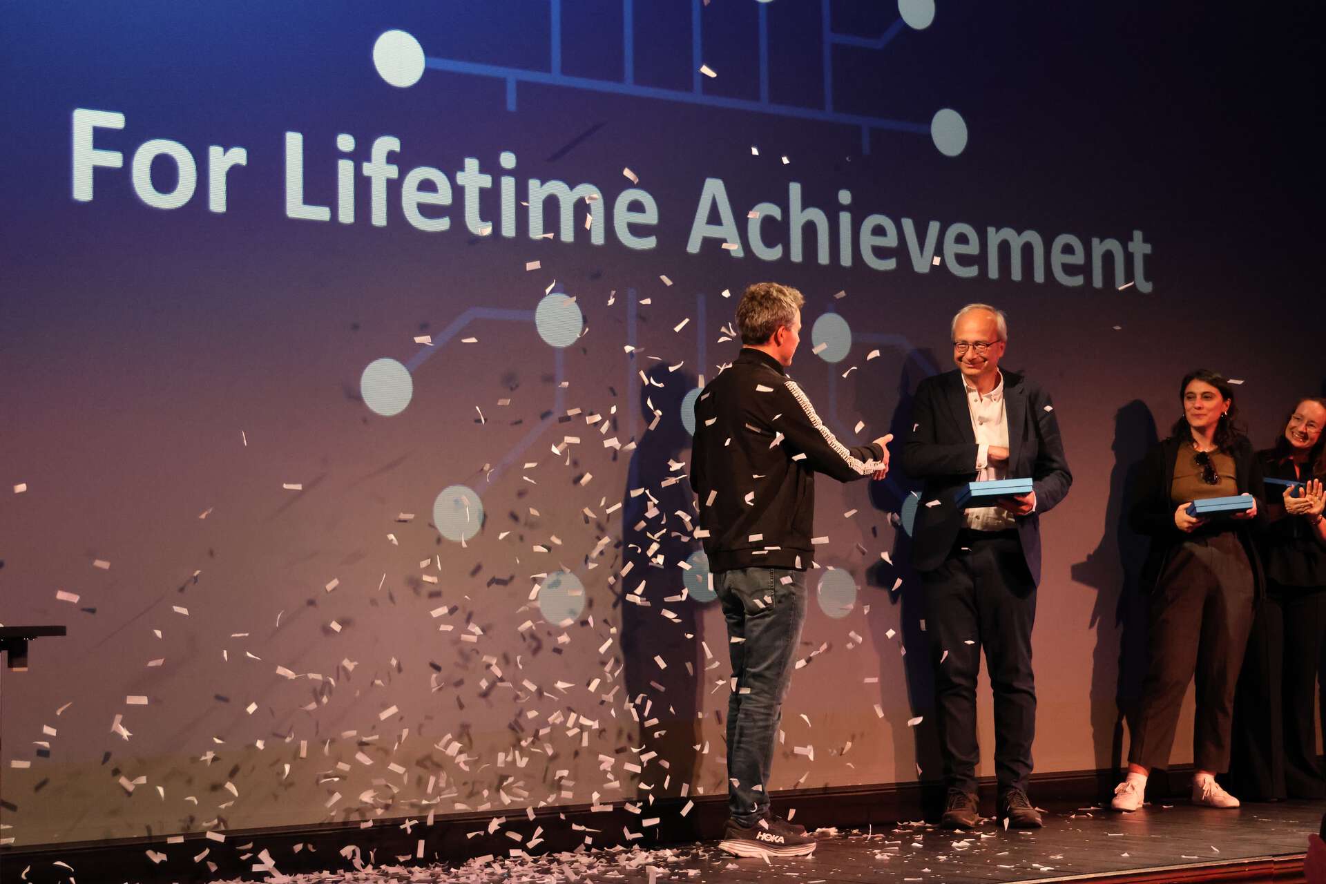 Arnoldo Frigessi mottar prisen for Lifetime Achievement